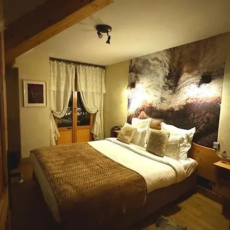 ホテル Le Jalouvre 3*