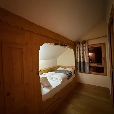 Le Jalouvre Hotel