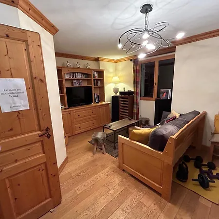 Le Jalouvre ホテル 3*